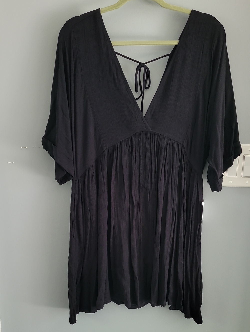 O'Neill Black V-Neck Tie-Back Dress